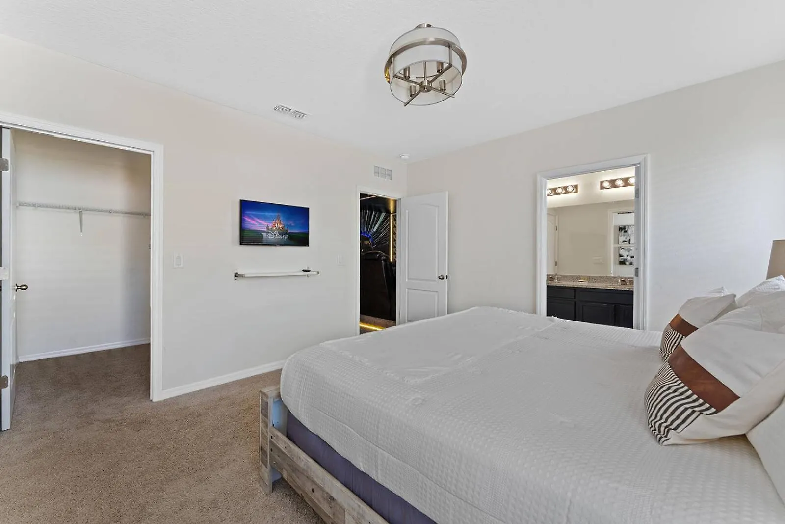 Sleeps 16 Guests Single Family 6Br Sr6047 Villa Davenport United States
